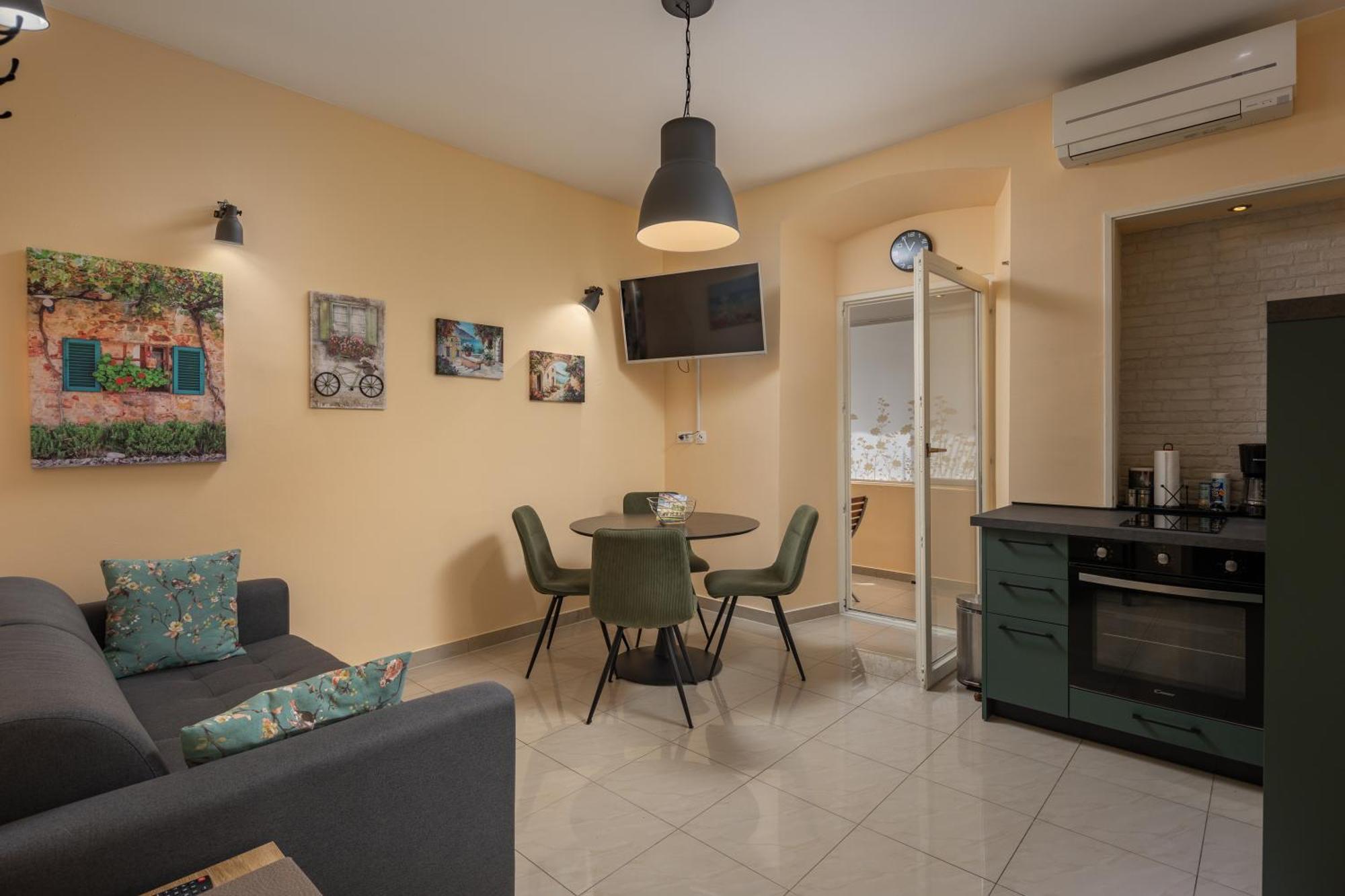 Amfiteatar - Happy Apartment *